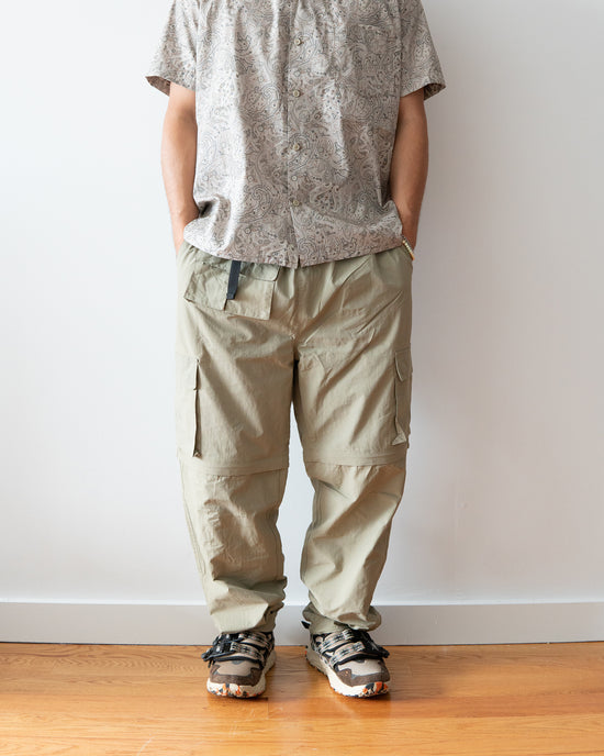Load image into Gallery viewer, Convertible Nylon Cargo Pant - Bone
